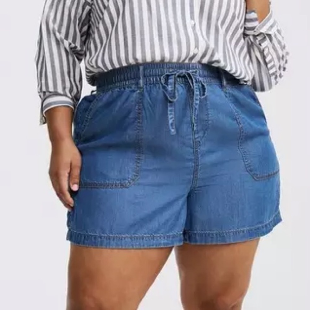 Torrid Women 6X Medium Wash Drawstring High-Rise Pull-On Lightweight Denim Short
